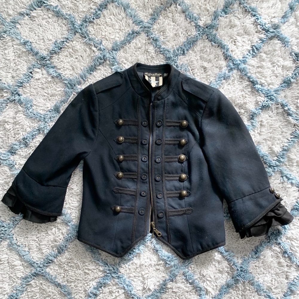 Drummer Crop blazer